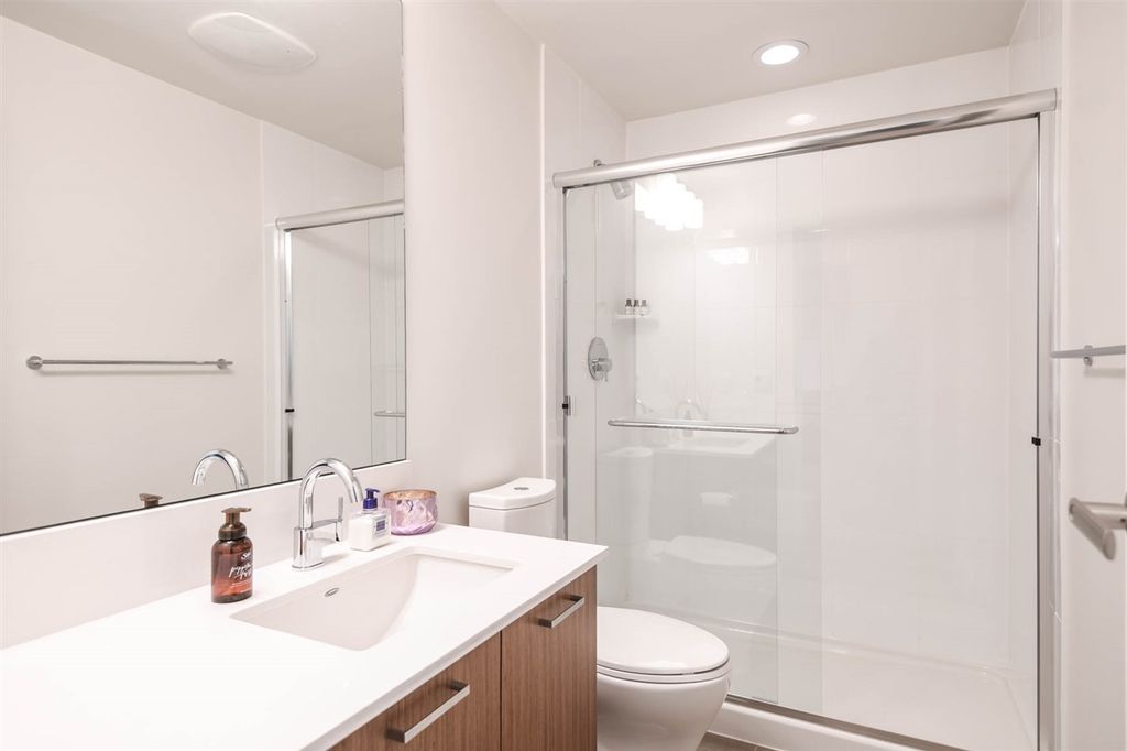 listing image 1108550709686792258