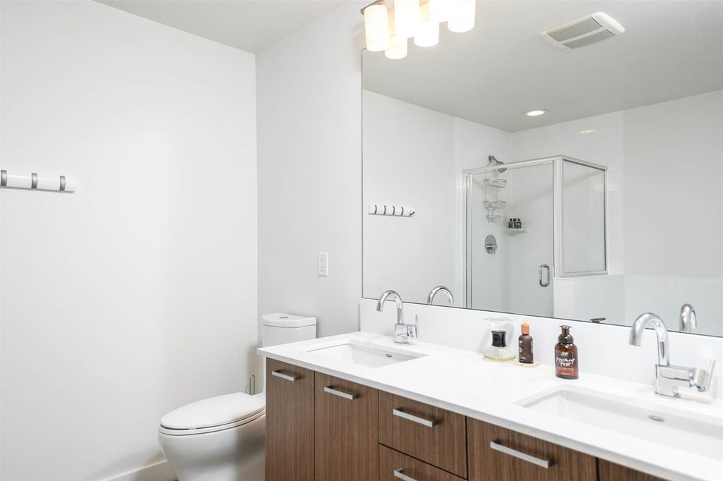 listing image 1103347152026929824