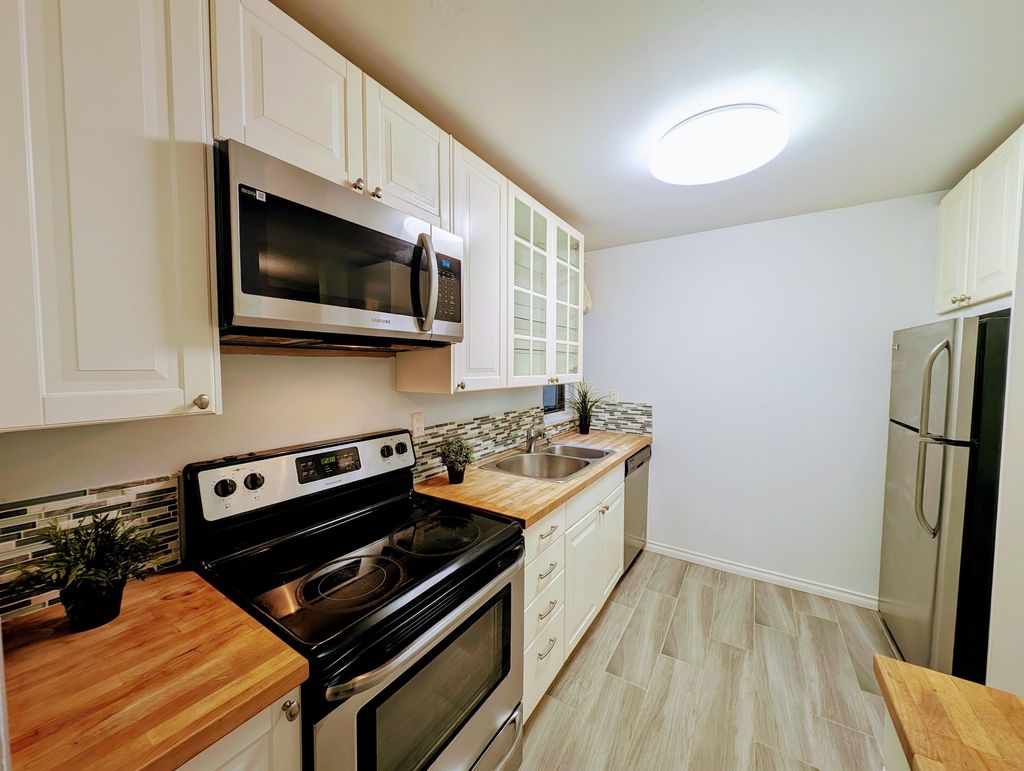 listing image 1104486022651976639