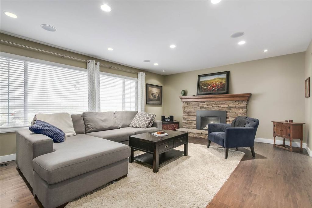 listing image 1109244124264819097