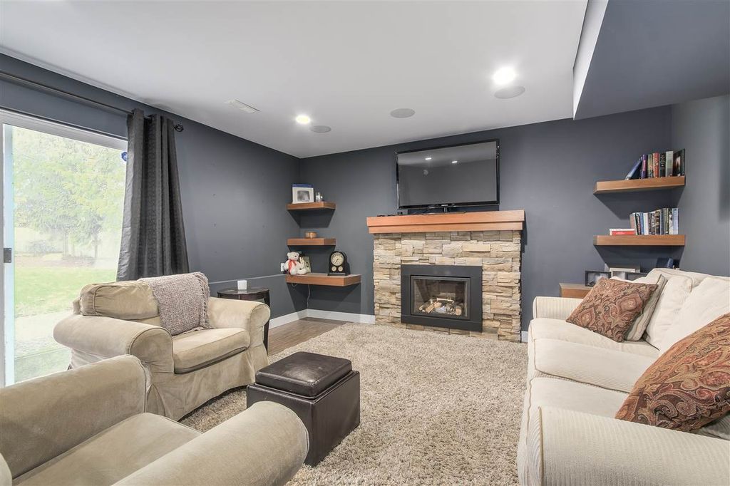 listing image 1107033187851821702