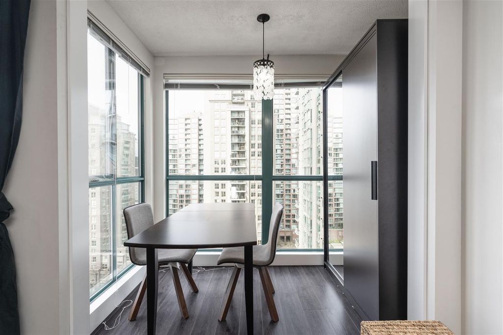listing image 1109167846784344371