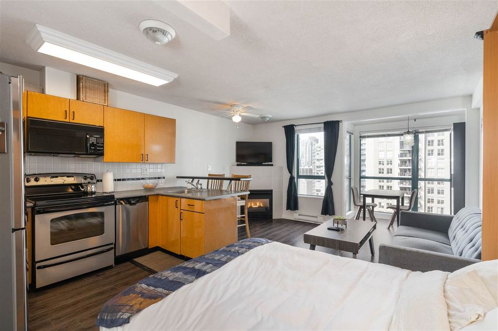 listing image 1109585252652544698