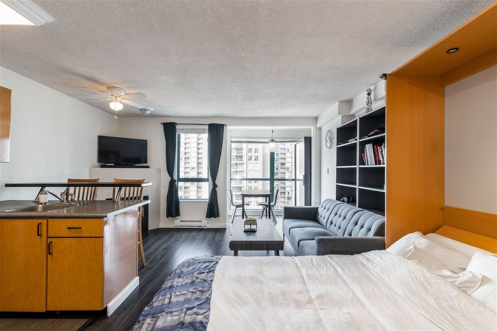 listing image 1104477272024133042