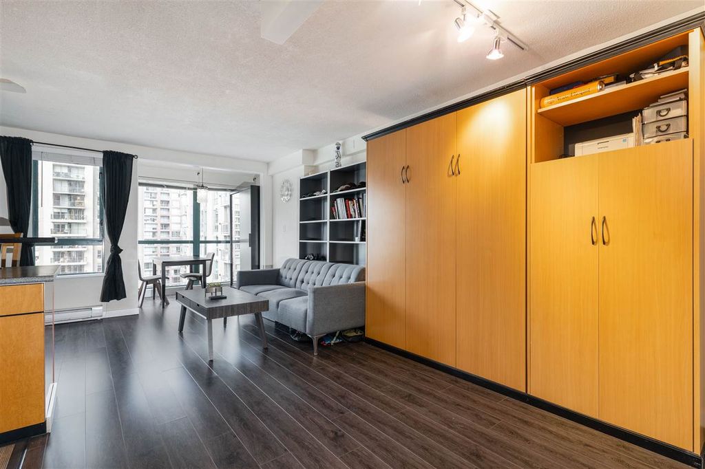 listing image 1108120075481394627