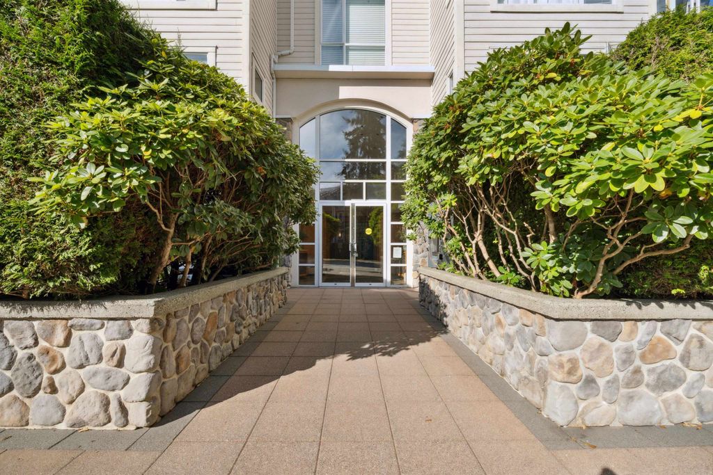 listing image 1106877594720615352