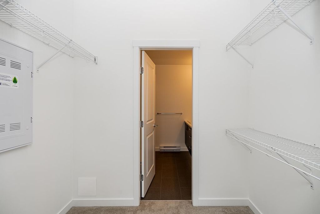 listing image 1102988314758018260