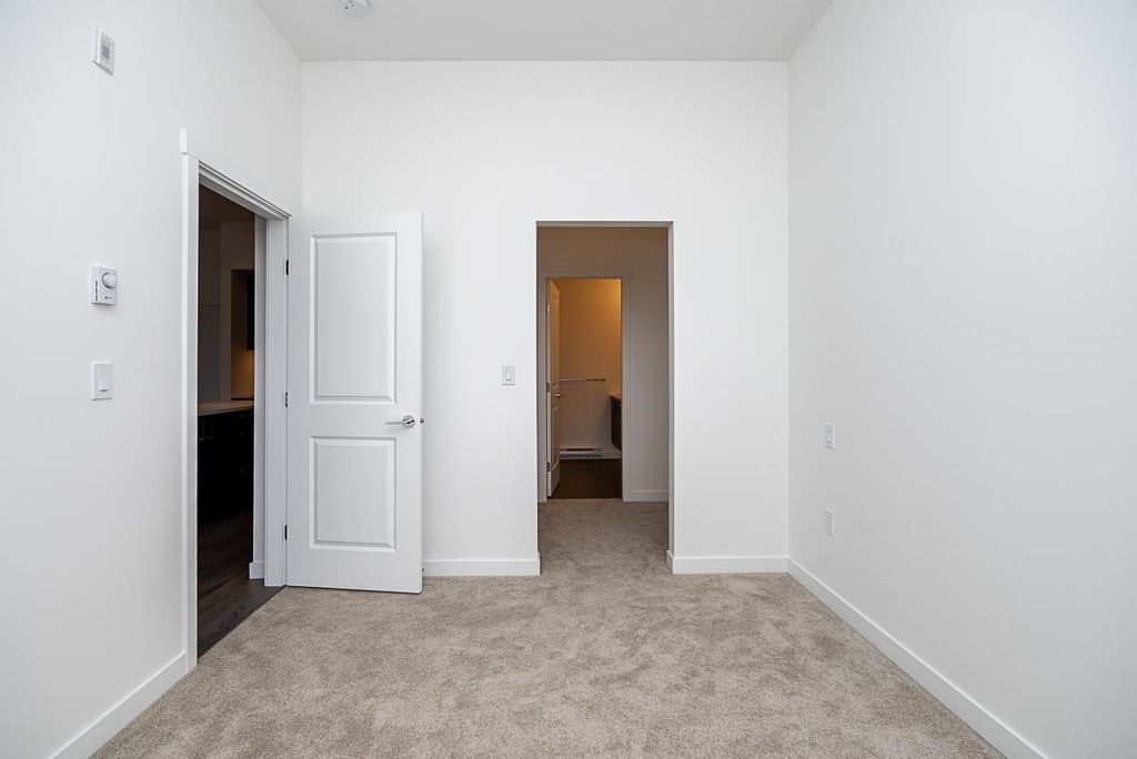 listing image 1109501074623784428