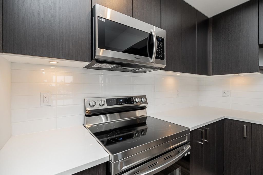 listing image 1102135880388450807
