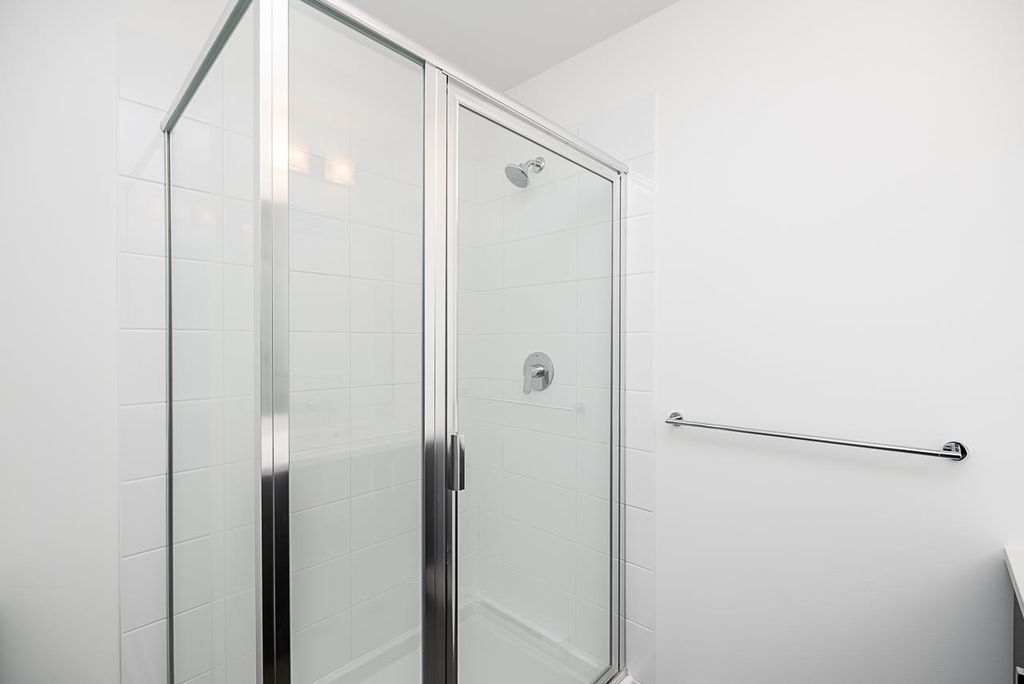 listing image 1102520422533110158