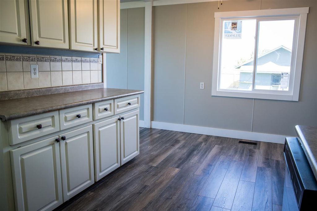 listing image 1106877145776870632