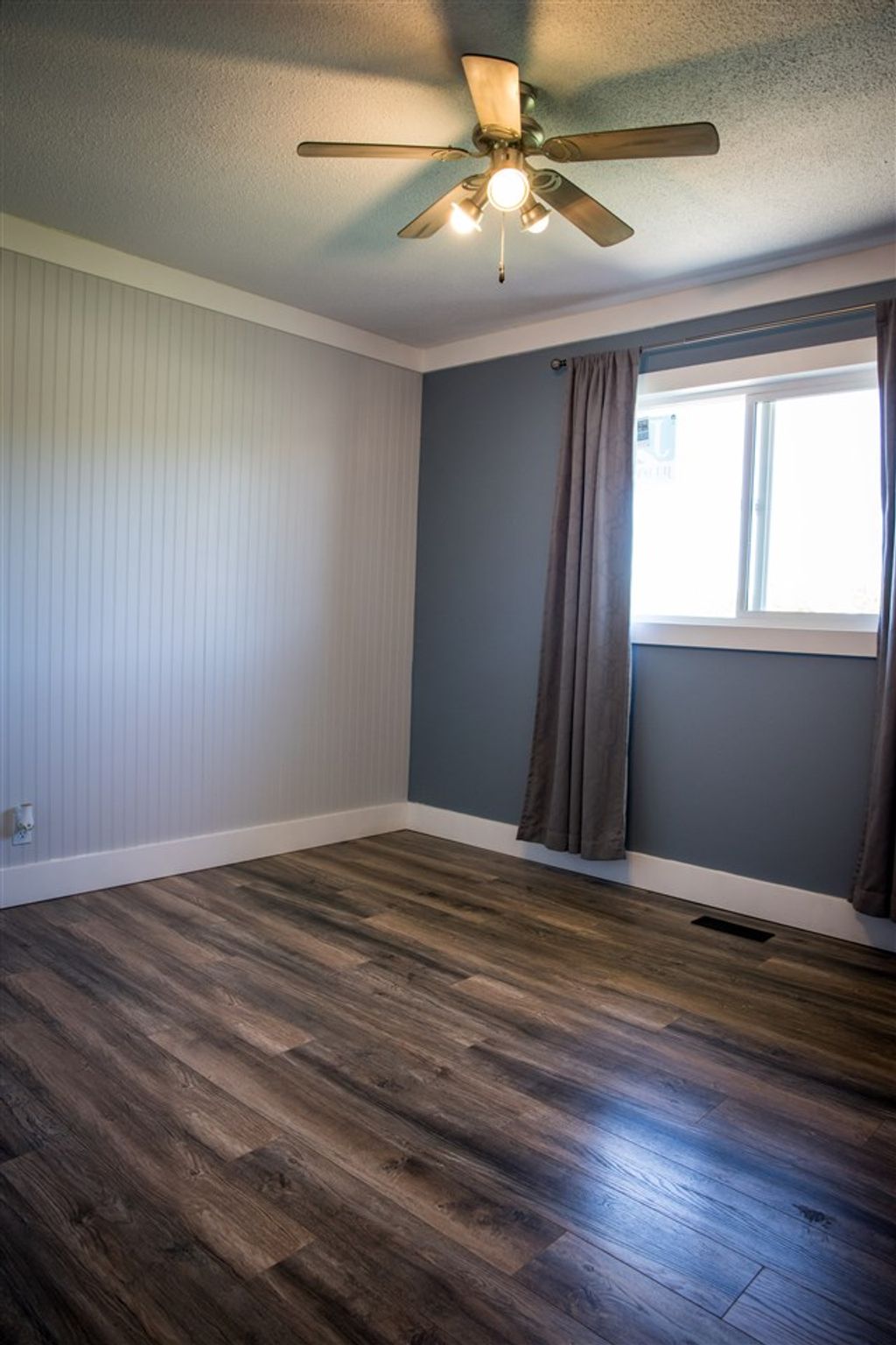 listing image 1100729598764984717
