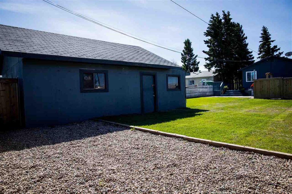 listing image 1101158453184167007