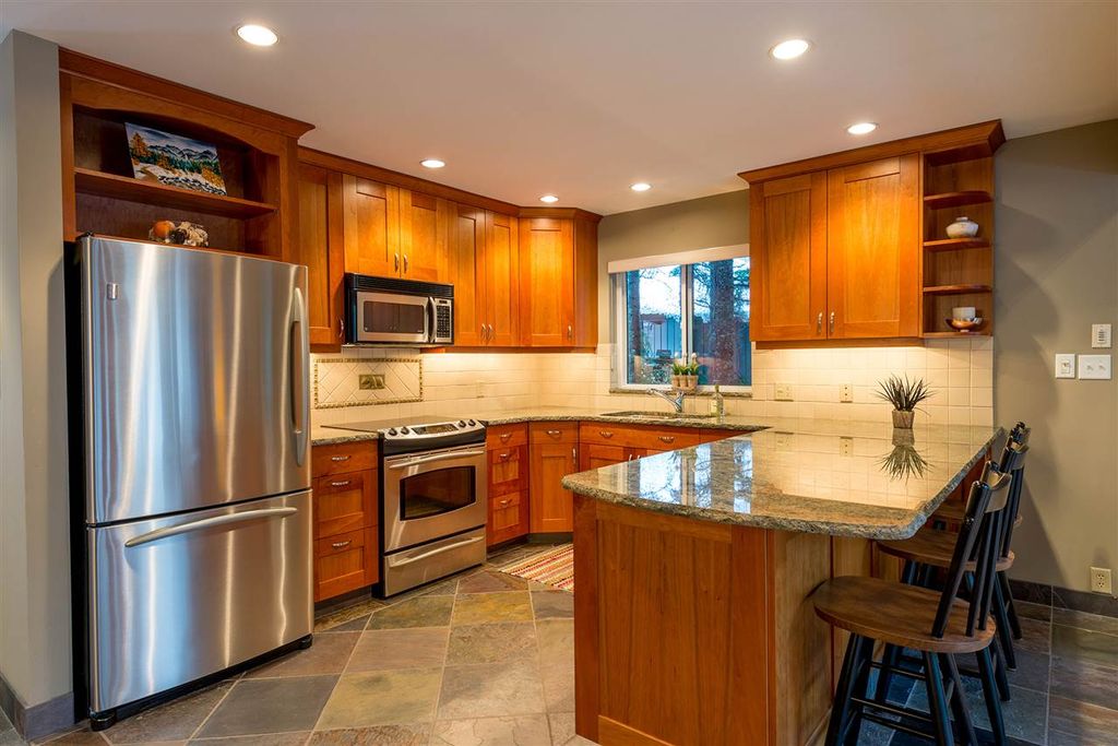 listing image 1102411720229327082