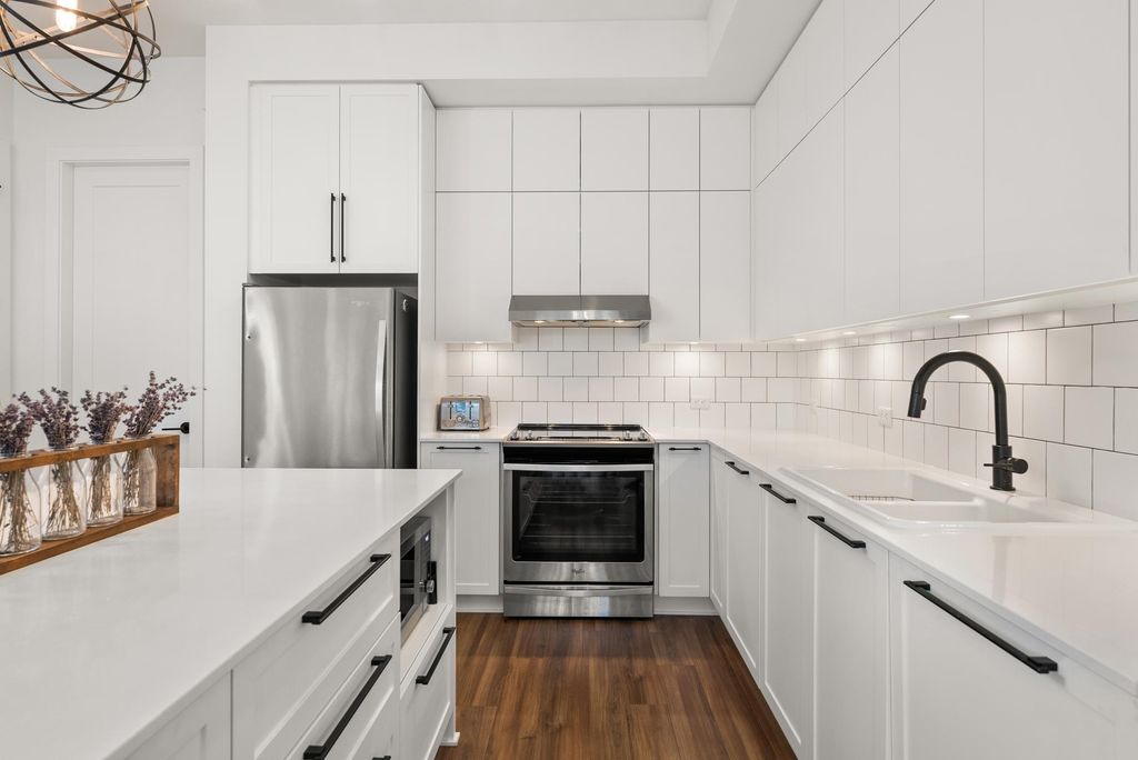 listing image 1104023359172063705