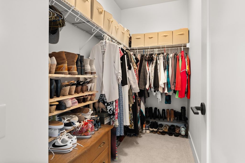 listing image 1101073683297980237