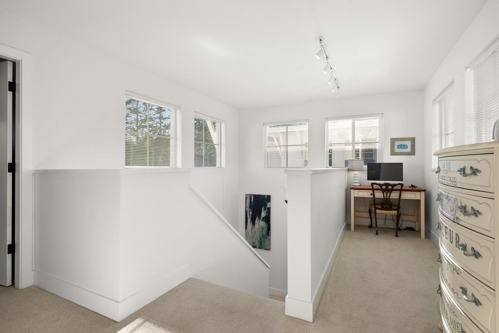 listing image 1101078225734231928