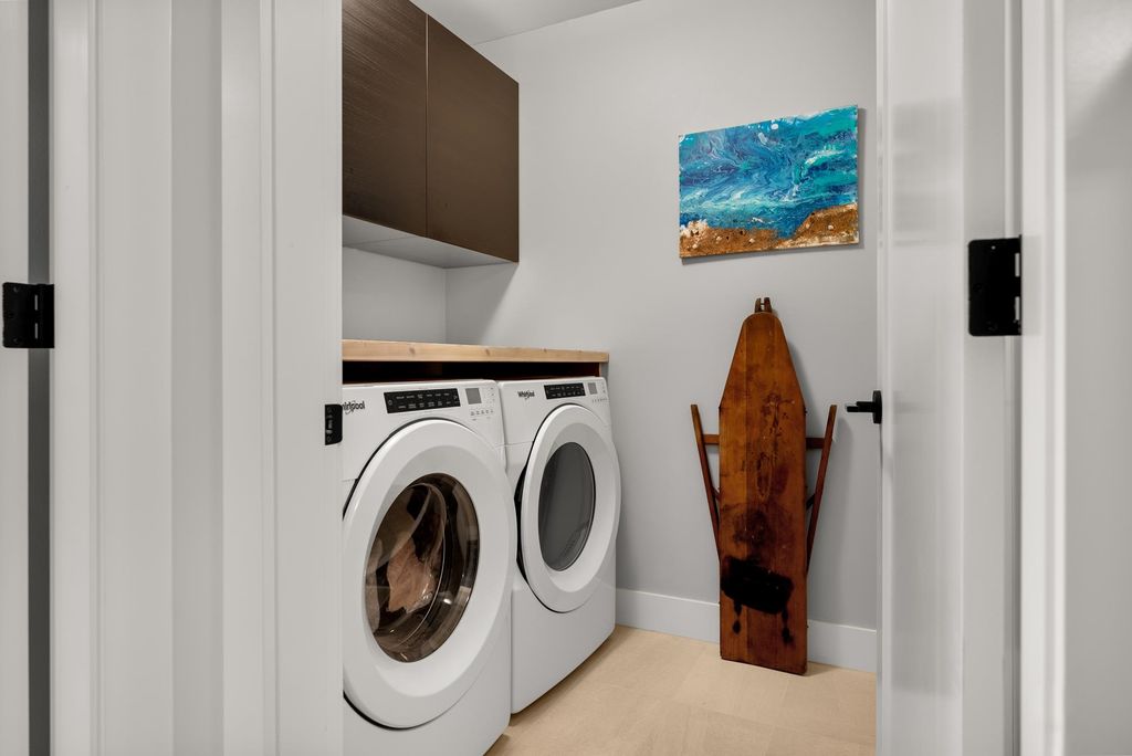 listing image 1104011827897349906