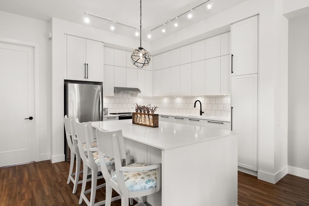 listing image 1109848240410524049