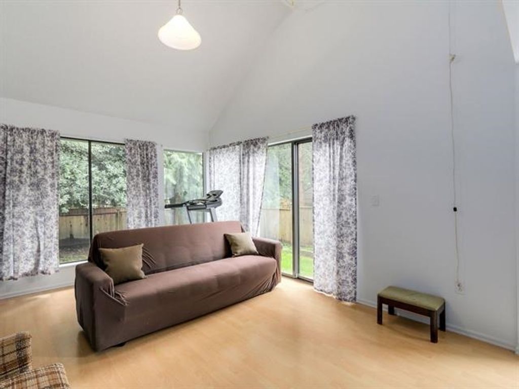 listing image 1101788572641494023