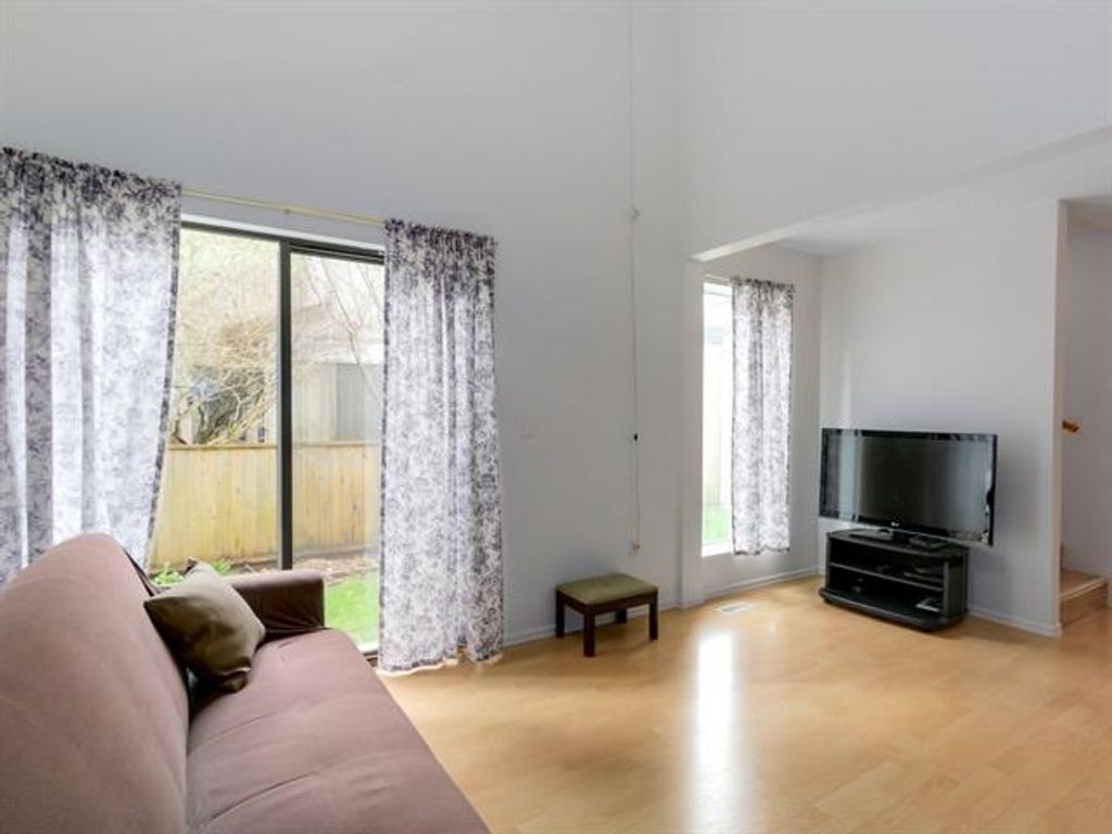 listing image 1102977075594670491