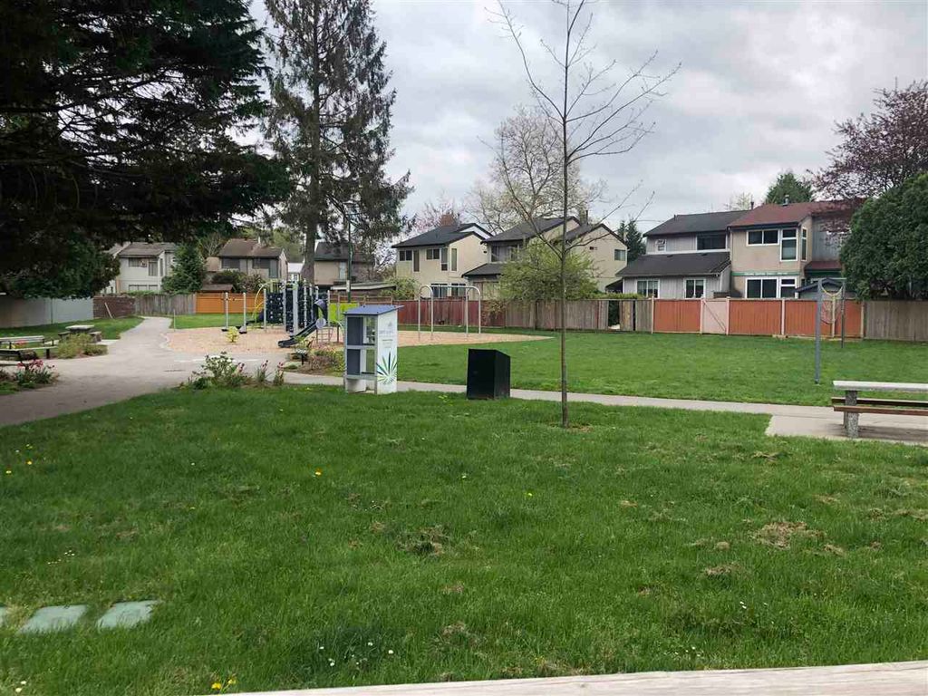 listing image 1100299397992914857