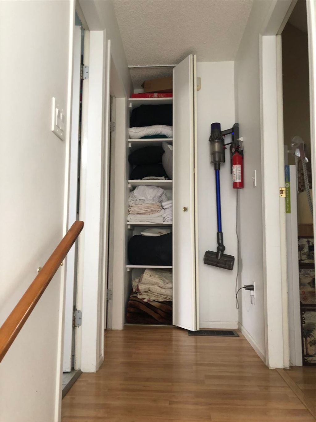 listing image 1102305790251580407