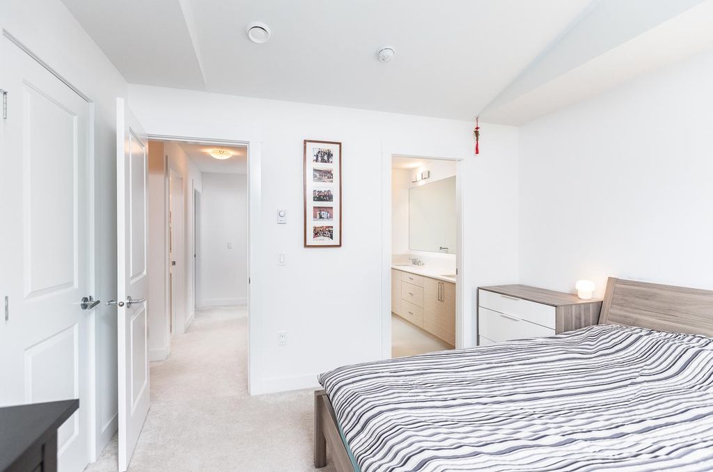 listing image 1104155578839239694