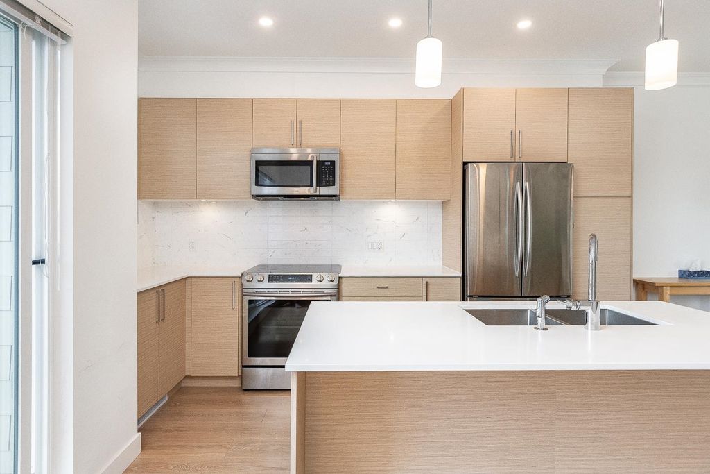 listing image 1101224495485461539