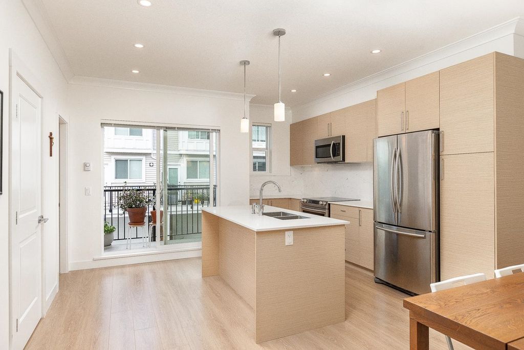 listing image 1102173593684145105