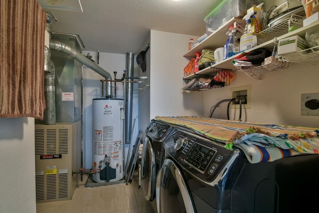 listing image 1103997196253527616