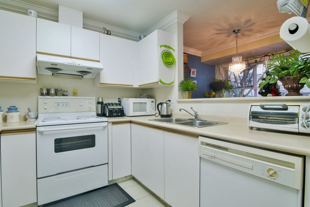listing image 1105001646741457858
