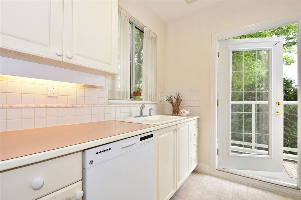 listing image 1101489580830249943