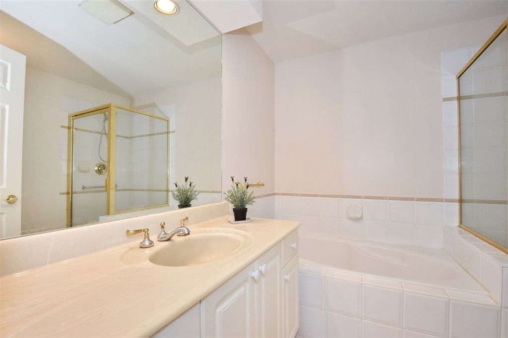 listing image 1103628486927781763