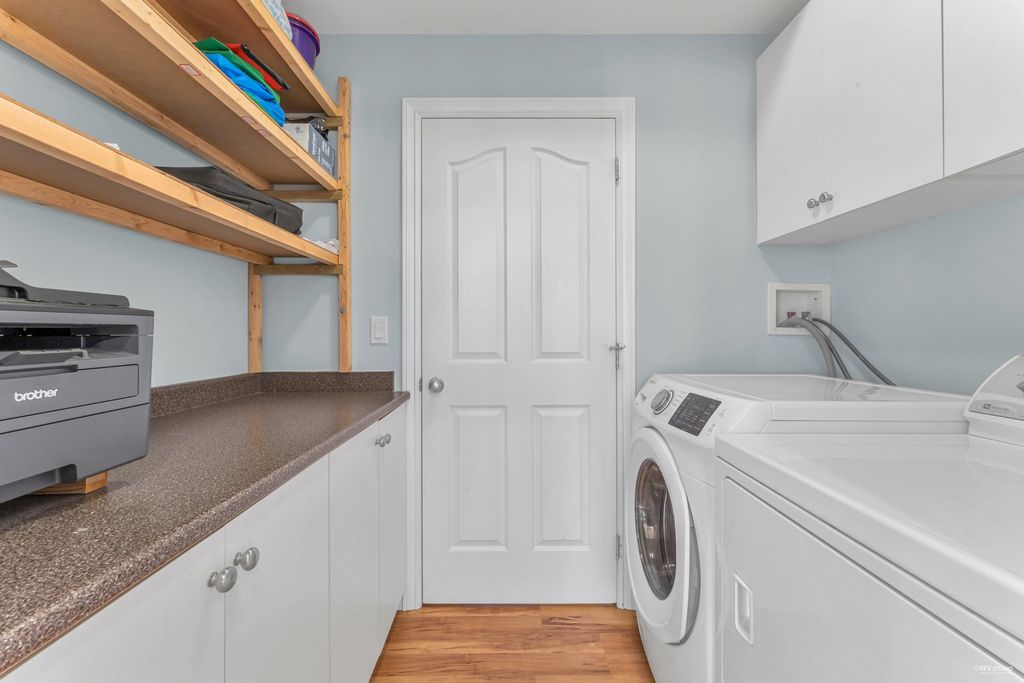 listing image 1101419810562991101