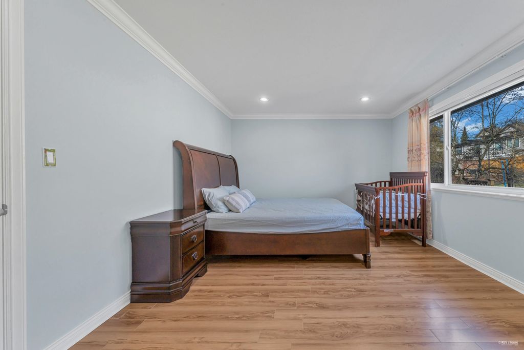 listing image 1101537792167039066