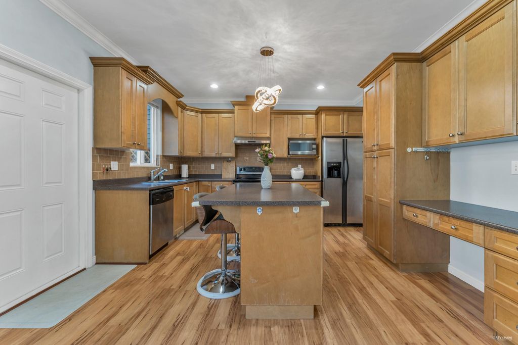 listing image 1104424708699107678