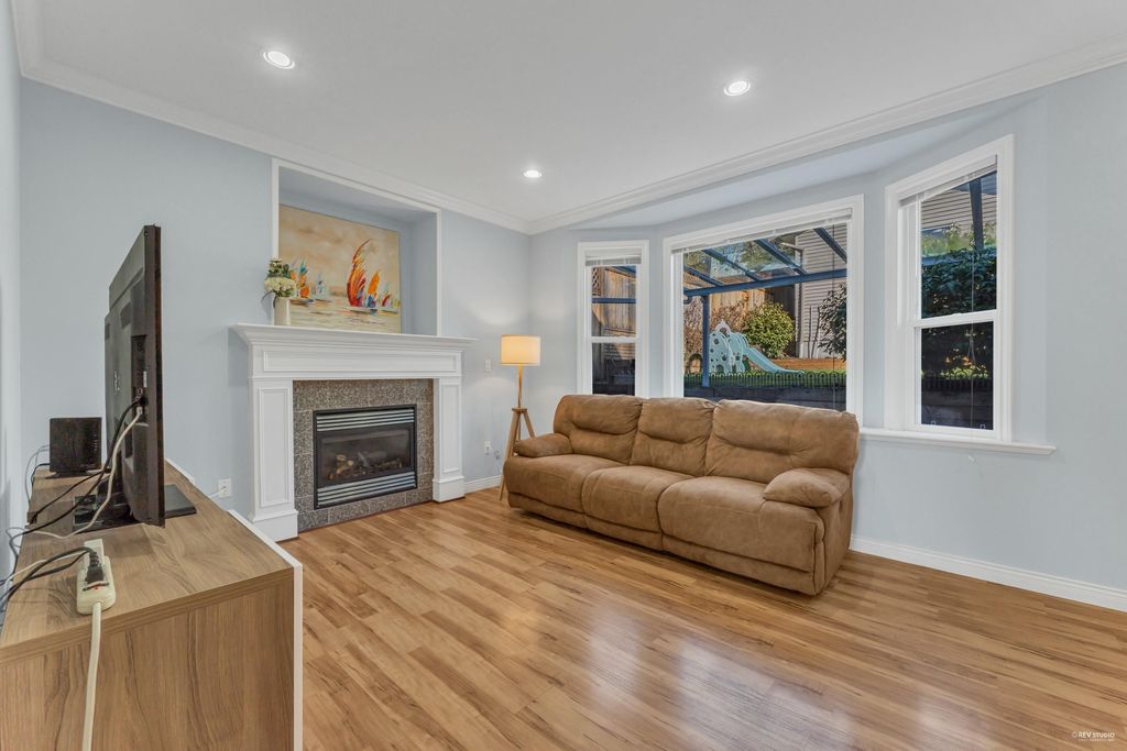 listing image 1100624308465313328