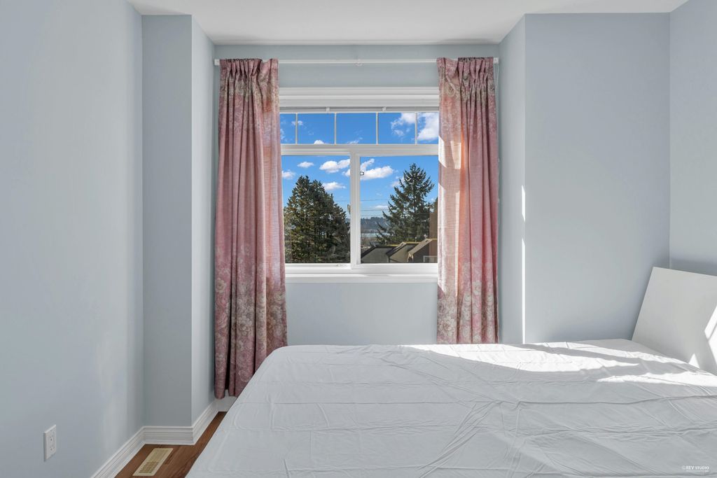 listing image 1108225400422483998