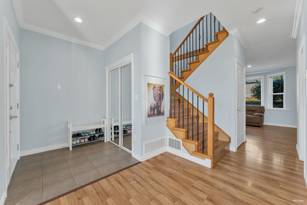 listing image 1109955297633816845