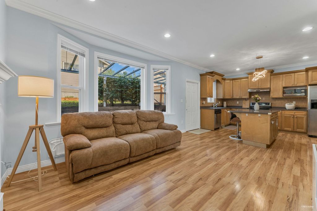 listing image 1109907091402068827