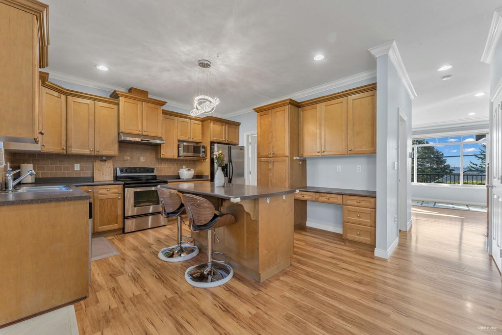 listing image 1104765976418282259