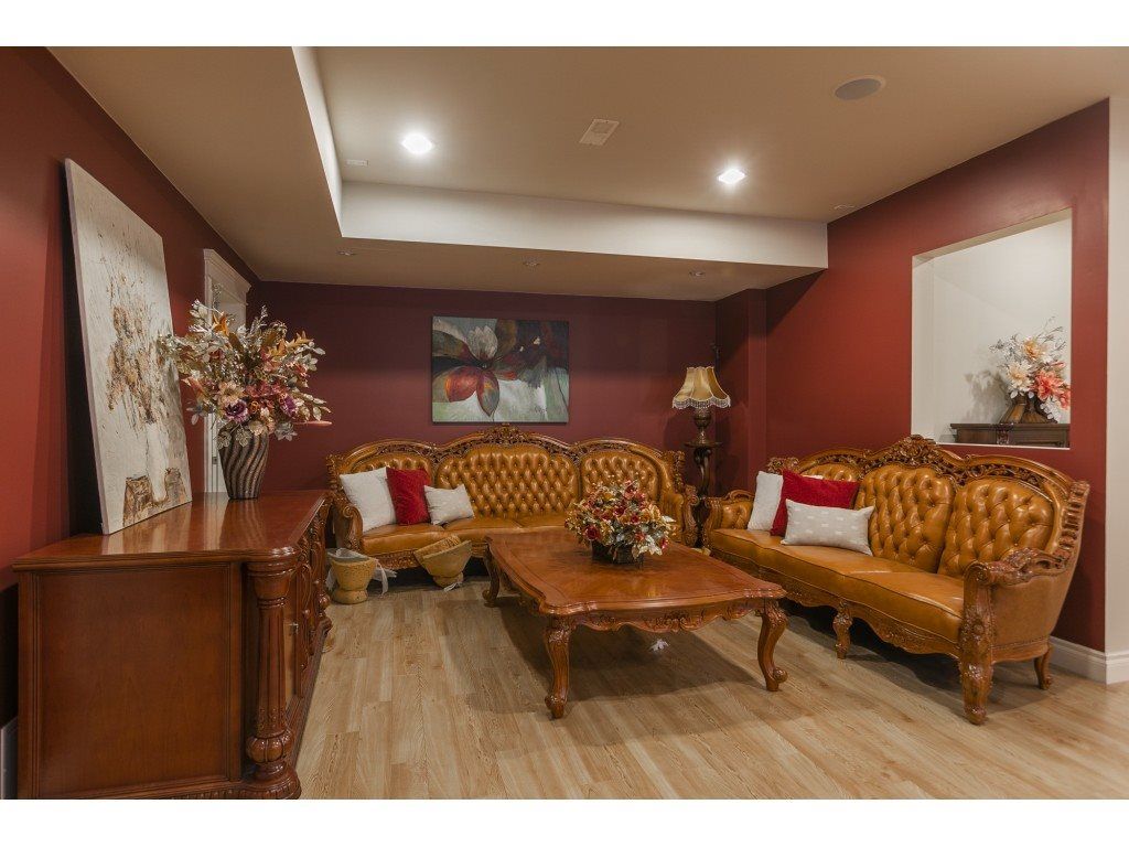 listing image 1102383069715611785