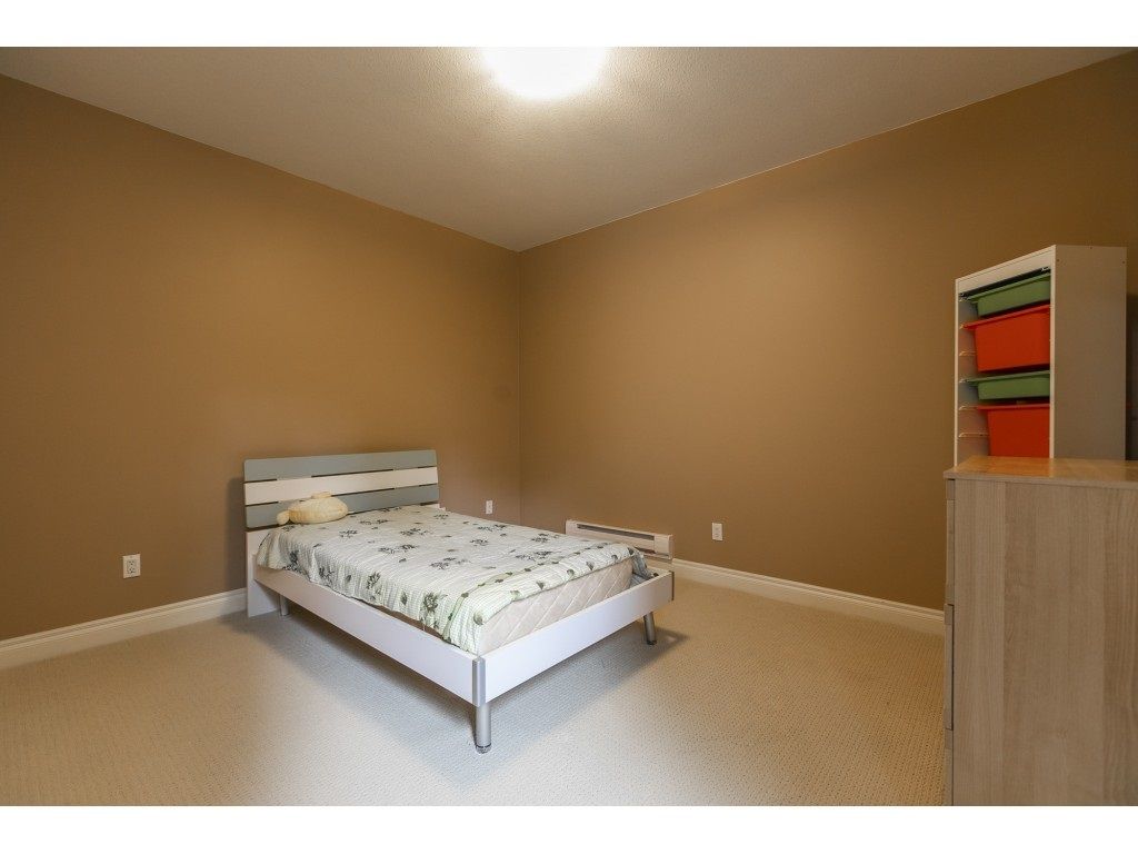 listing image 1104822026261511931