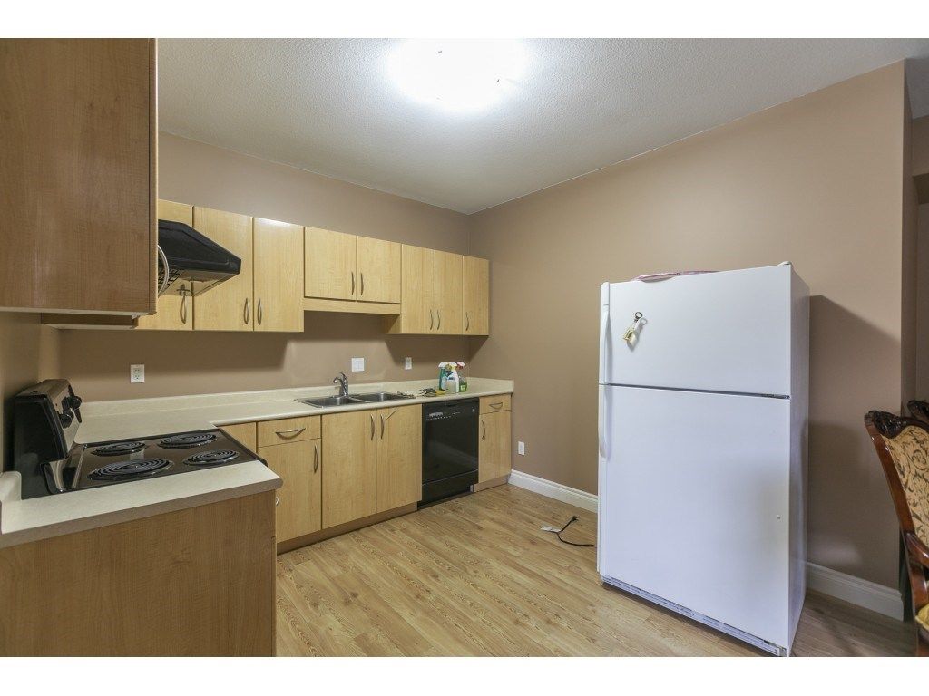 listing image 1105749467664603937