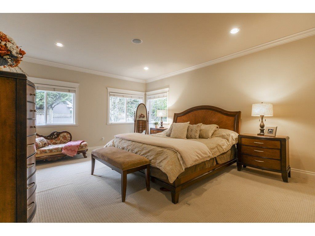 listing image 1106725071925428737