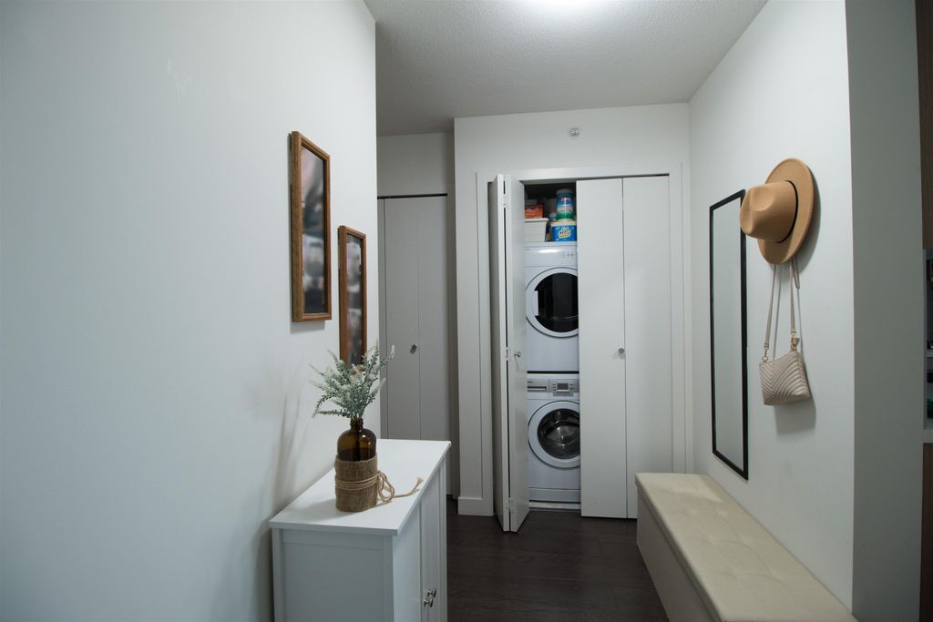 listing image 1100983395949479599