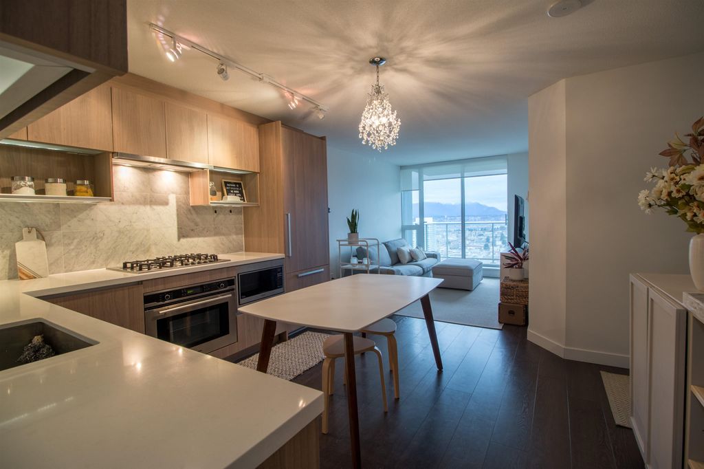listing image 1106622459528239667