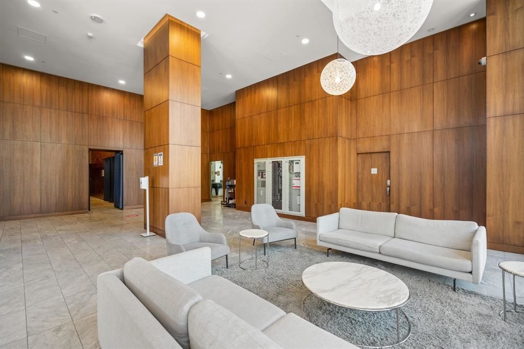 listing image 1104895655102087716