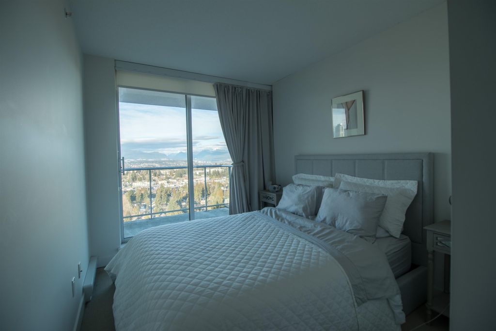 listing image 1103323789229068357